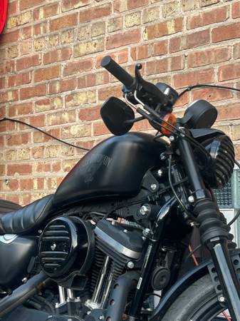 2017 Harley-Davidson, dovoz USA — foto 2 z 4