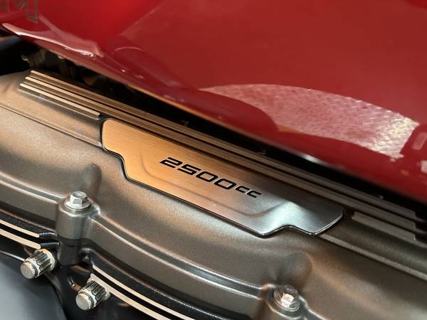 2025 Triumph, černá, dovoz USA — foto 11 z 12