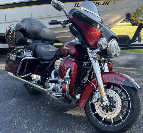 2011 Harley-Davidson, dovoz USA — foto 3 z 10