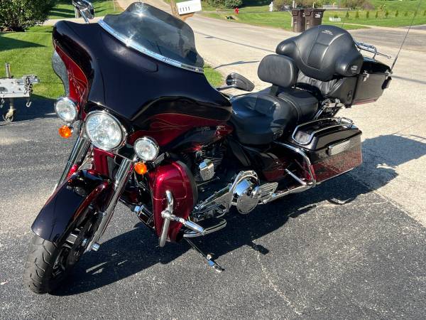 2011 Harley-Davidson, dovoz USA — foto 6 z 10