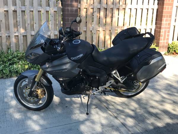 2010 Triumph, dovoz USA — foto 5 z 5