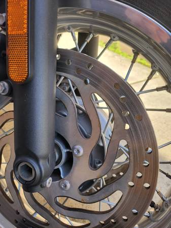 2016 Triumph, dovoz USA — foto 6 z 9