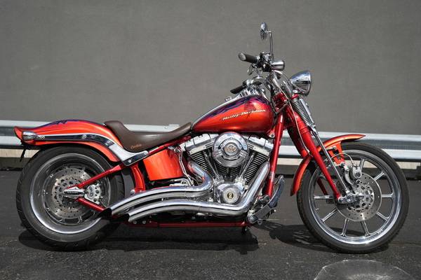 2007 Harley-Davidson, dovoz USA — foto 2 z 12
