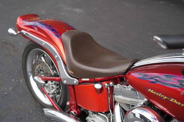 2007 Harley-Davidson, dovoz USA — foto 9 z 12