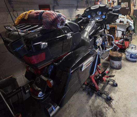 2011 Harley-Davidson, dovoz USA — foto 5 z 5