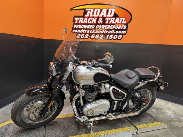 2025 Triumph, dovoz USA — foto 5 z 12