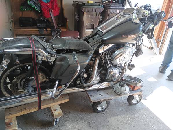 2005 Harley-Davidson, dovoz USA — foto 3 z 4