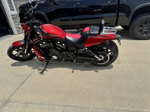 2013 Harley-Davidson, dovoz USA — foto 2 z 5