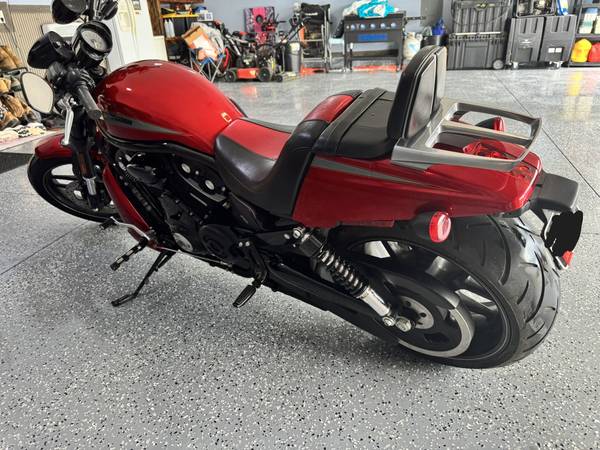 2013 Harley-Davidson, dovoz USA — foto 5 z 5