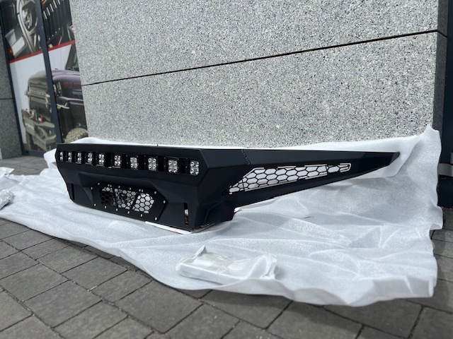 nárazník přední z oswietleniem Ford F150 Raptor, dovoz Skladem v EU — foto 7 z 7