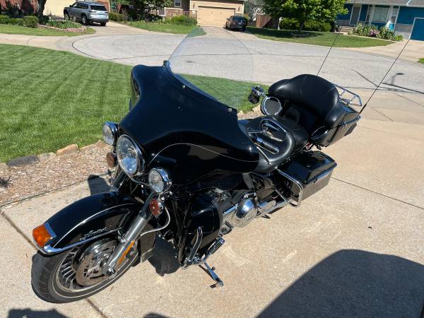 2013 Harley-Davidson, dovoz USA — foto 3 z 4