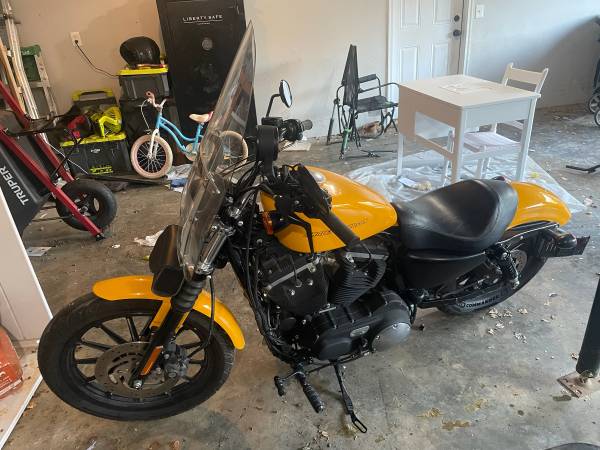 2011 Harley-Davidson, dovoz USA — foto 4 z 5