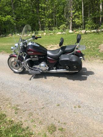 Triumph, dovoz USA — foto 3 z 5