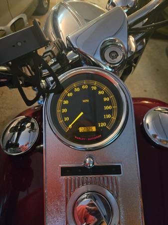 2002 Harley-Davidson, dovoz USA — foto 3 z 4