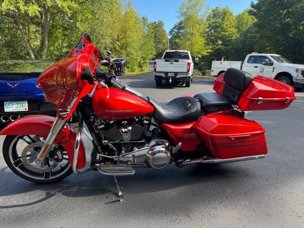 2017 Harley-Davidson, dovoz USA — foto 2 z 12