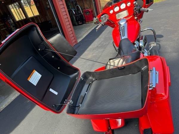 2017 Harley-Davidson, dovoz USA — foto 5 z 12