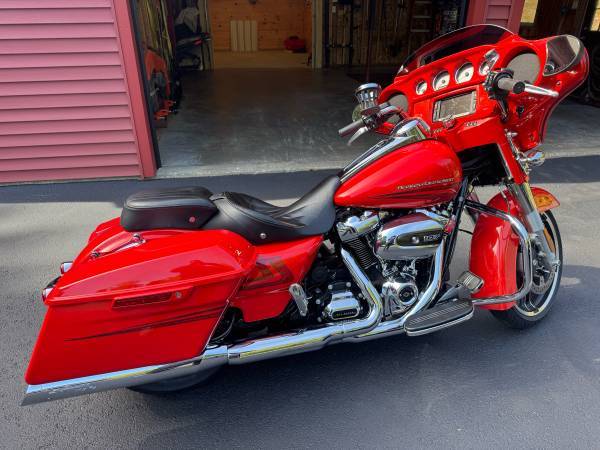 2017 Harley-Davidson, dovoz USA — foto 6 z 12