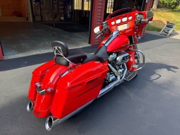 2017 Harley-Davidson, dovoz USA — foto 7 z 12