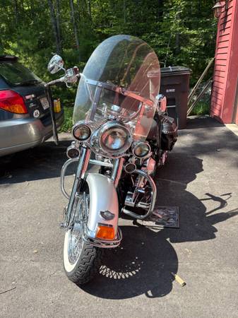 2003 Harley-Davidson, zlatá, dovoz USA — foto 3 z 9
