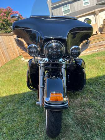 2011 Harley-Davidson, dovoz USA — foto 2 z 11
