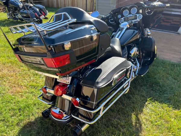 2011 Harley-Davidson, dovoz USA — foto 4 z 11