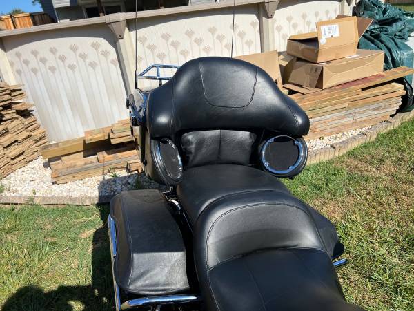 2011 Harley-Davidson, dovoz USA — foto 6 z 11
