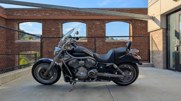 2007 Harley-Davidson, dovoz USA — foto 3 z 12
