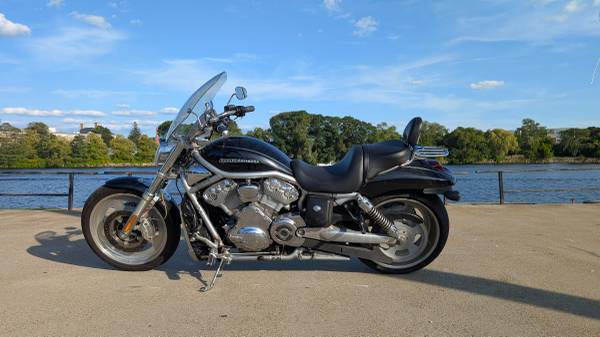 2007 Harley-Davidson, dovoz USA — foto 5 z 12