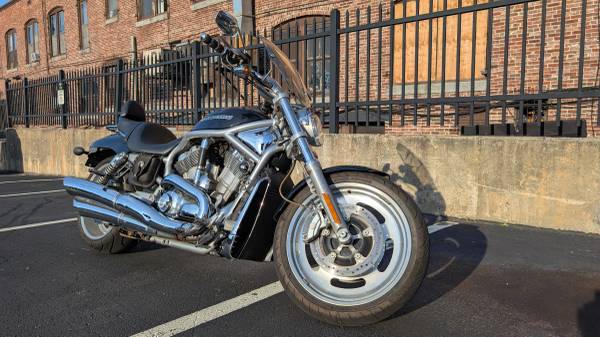 2007 Harley-Davidson, dovoz USA — foto 7 z 12