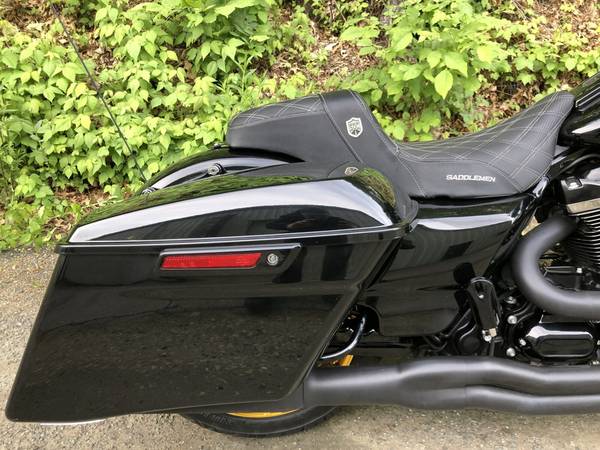 2018 Harley-Davidson, černá, dovoz USA — foto 3 z 11