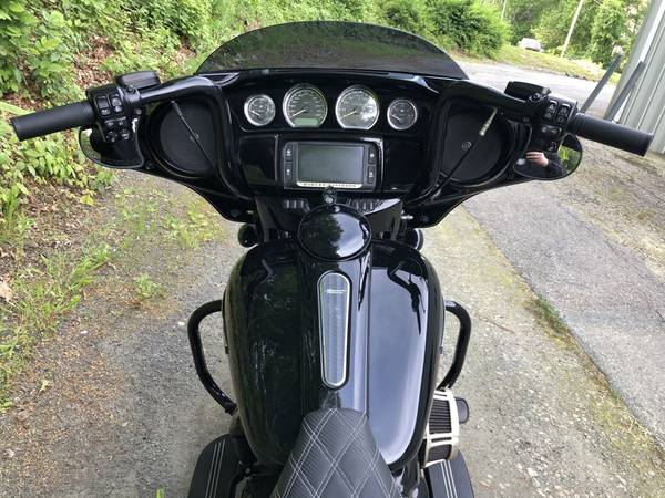2018 Harley-Davidson, černá, dovoz USA — foto 5 z 11