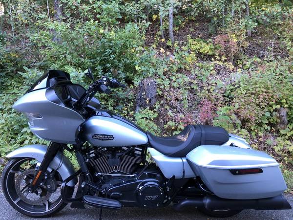 2024 Harley-Davidson, stříbrná, dovoz USA — foto 8 z 11