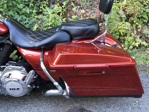 2013 Harley-Davidson, oranžová, dovoz USA — foto 9 z 11