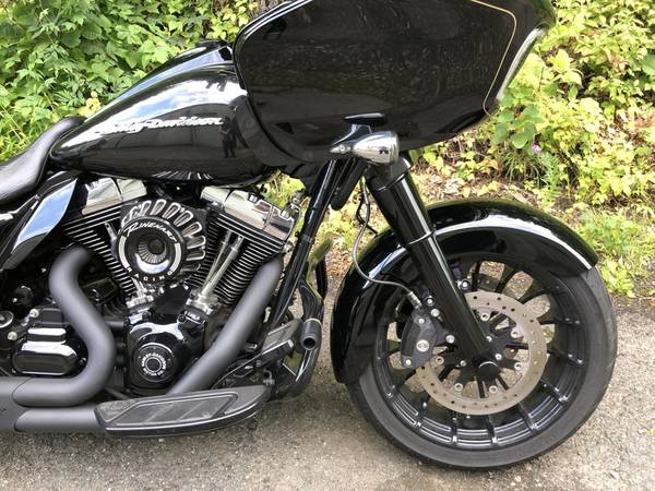 2016 Harley-Davidson, černá, dovoz USA — foto 2 z 11