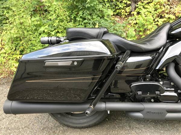2016 Harley-Davidson, černá, dovoz USA — foto 3 z 11