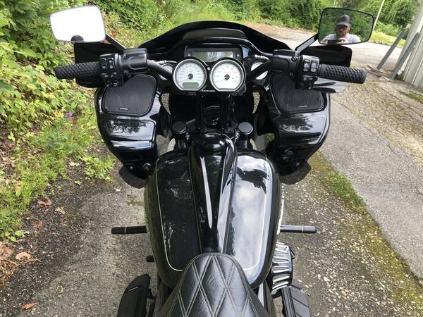 2016 Harley-Davidson, černá, dovoz USA — foto 5 z 11