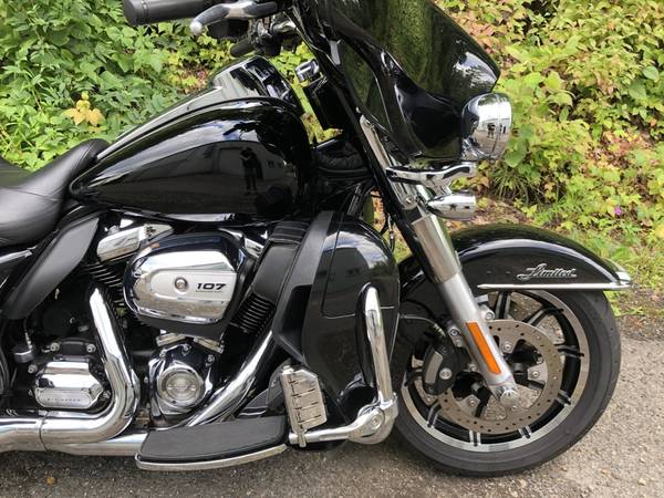 2018 Harley-Davidson, černá, dovoz USA — foto 2 z 11