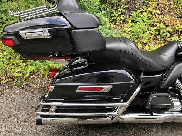 2018 Harley-Davidson, černá, dovoz USA — foto 3 z 11