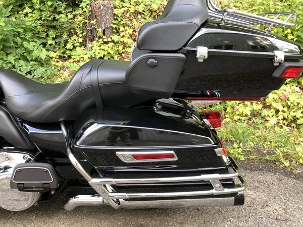 2018 Harley-Davidson, černá, dovoz USA — foto 9 z 11