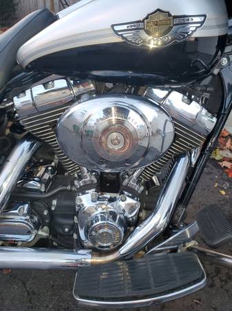 2003 Harley-Davidson, dovoz USA — foto 5 z 5