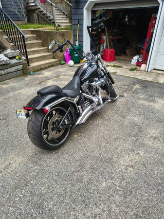 2014 Harley-Davidson, dovoz USA — foto 2 z 5