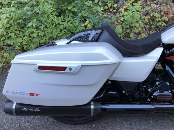 2024 Harley-Davidson, bílá, dovoz USA — foto 3 z 11