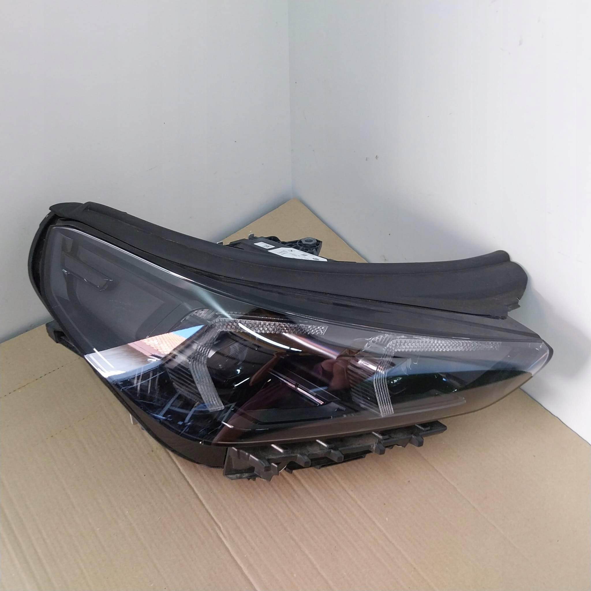 BMW 1 U11 U12 světlomet LED Black Shadow pravý levý komplet Jak nový !!, černá, dovoz Skladem v EU — foto 12 z 14