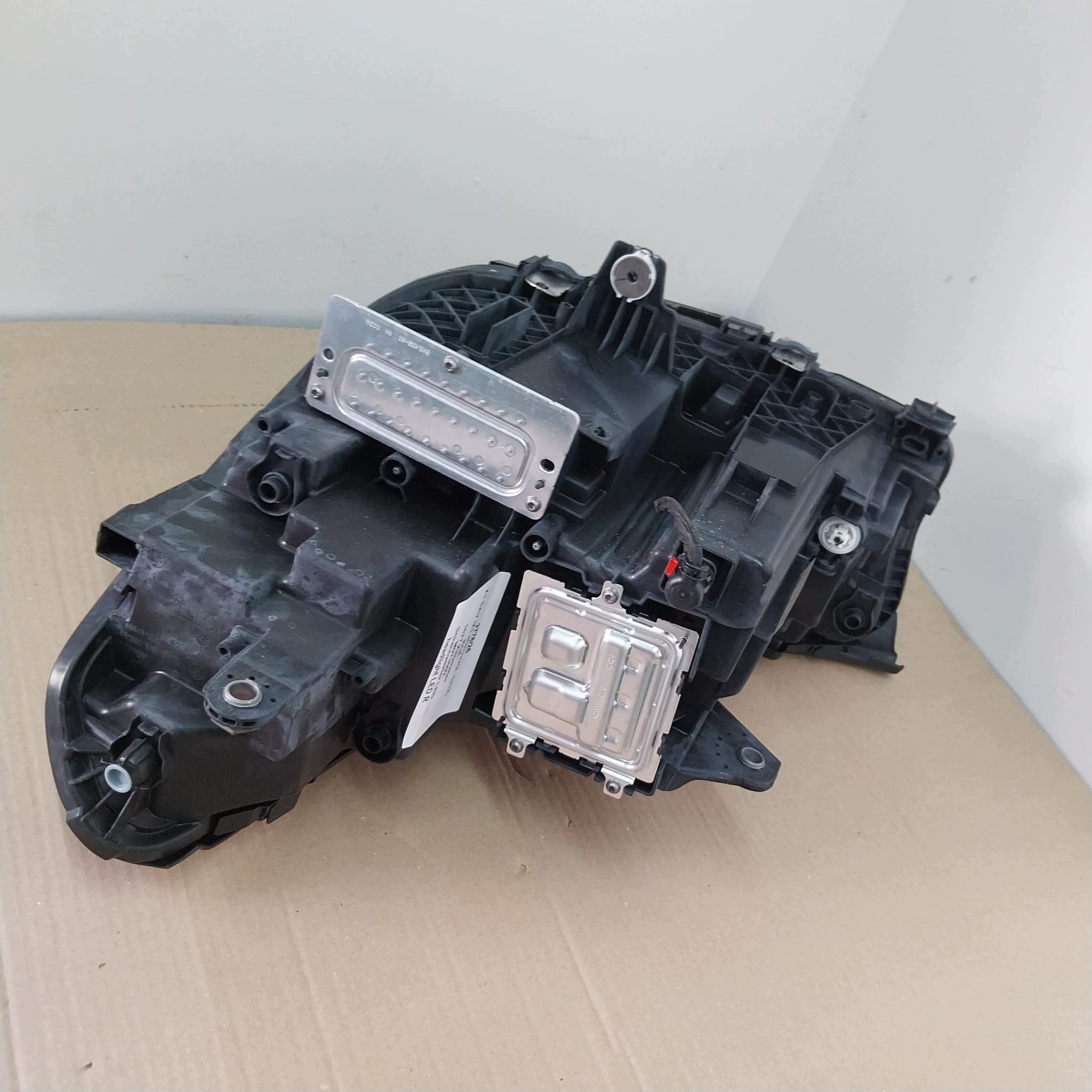 BMW 1 U11 U12 světlomet LED Black Shadow pravý levý komplet Jak nový !!, černá, dovoz Skladem v EU — foto 5 z 14