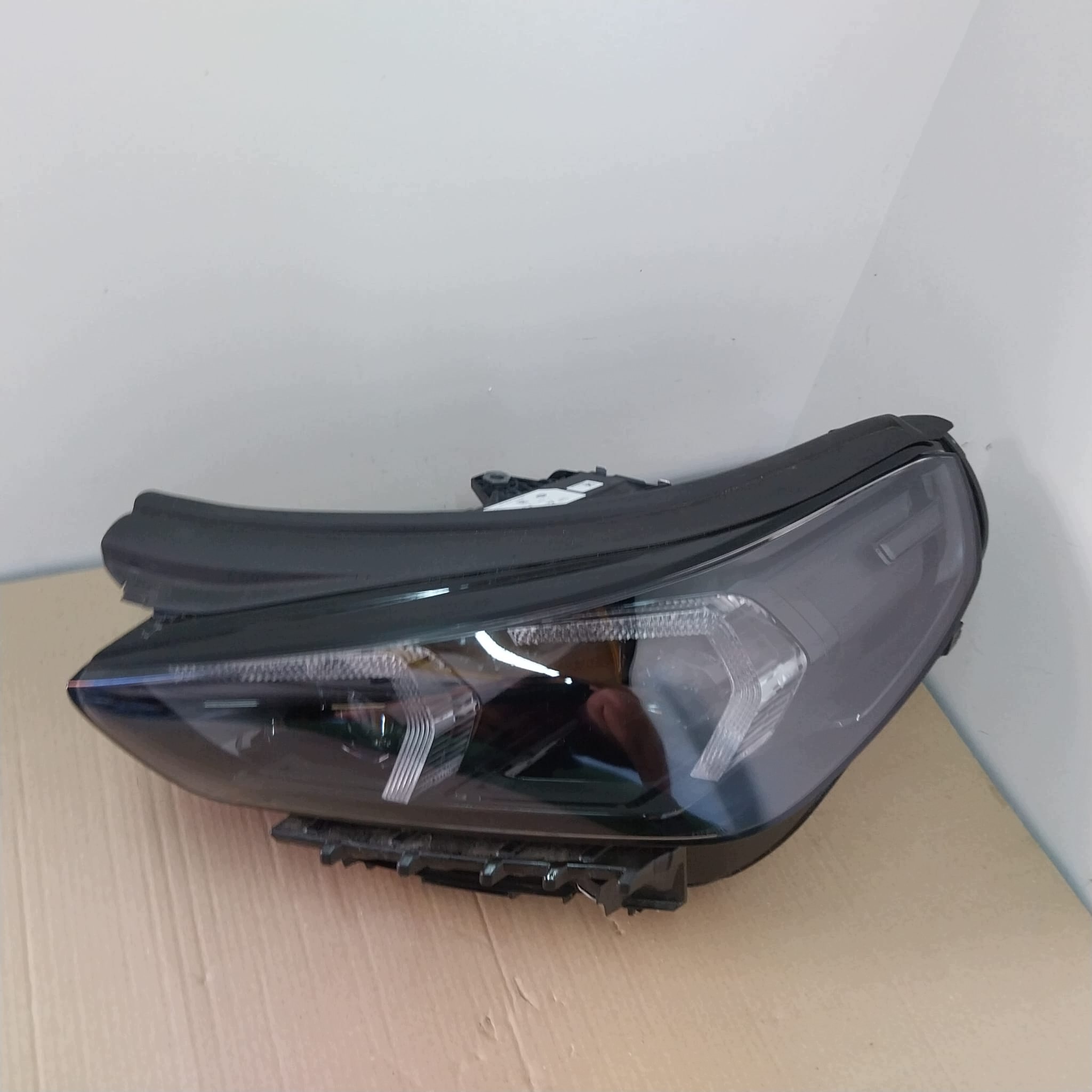 BMW 1 U11 U12 světlomet LED Black Shadow pravý levý komplet Jak nový !!, černá, dovoz Skladem v EU — foto 6 z 14