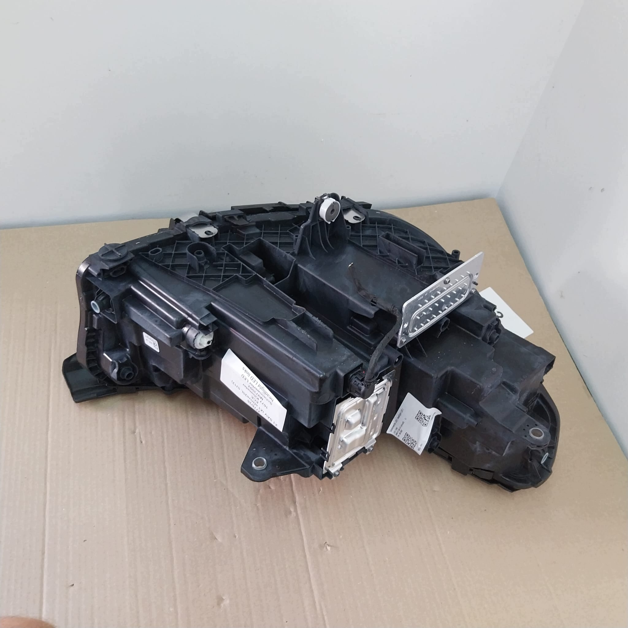 BMW 1 U11 U12 světlomet LED Black Shadow pravý levý komplet Jak nový !!, černá, dovoz Skladem v EU — foto 9 z 14