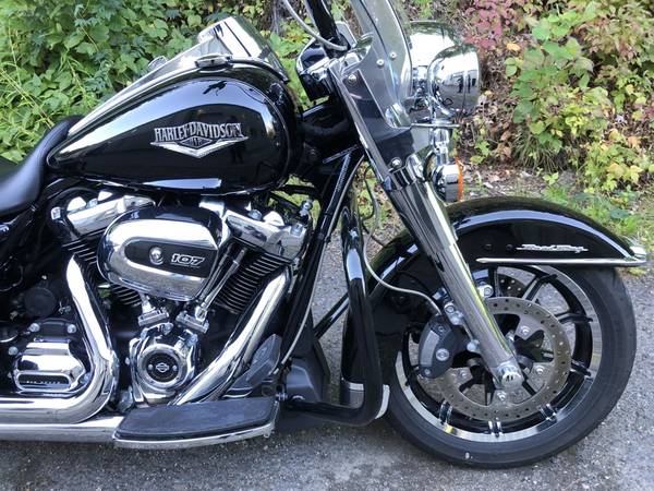 2017 Harley-Davidson, černá, dovoz USA — foto 2 z 11