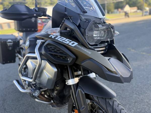 2020 BMW, dovoz USA — foto 3 z 9