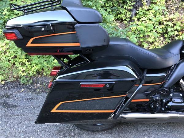 2022 Harley-Davidson, černá, dovoz USA — foto 3 z 11