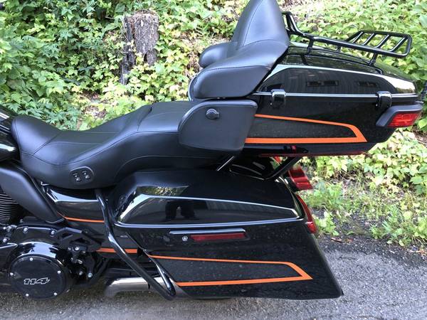 2022 Harley-Davidson, černá, dovoz USA — foto 9 z 11
